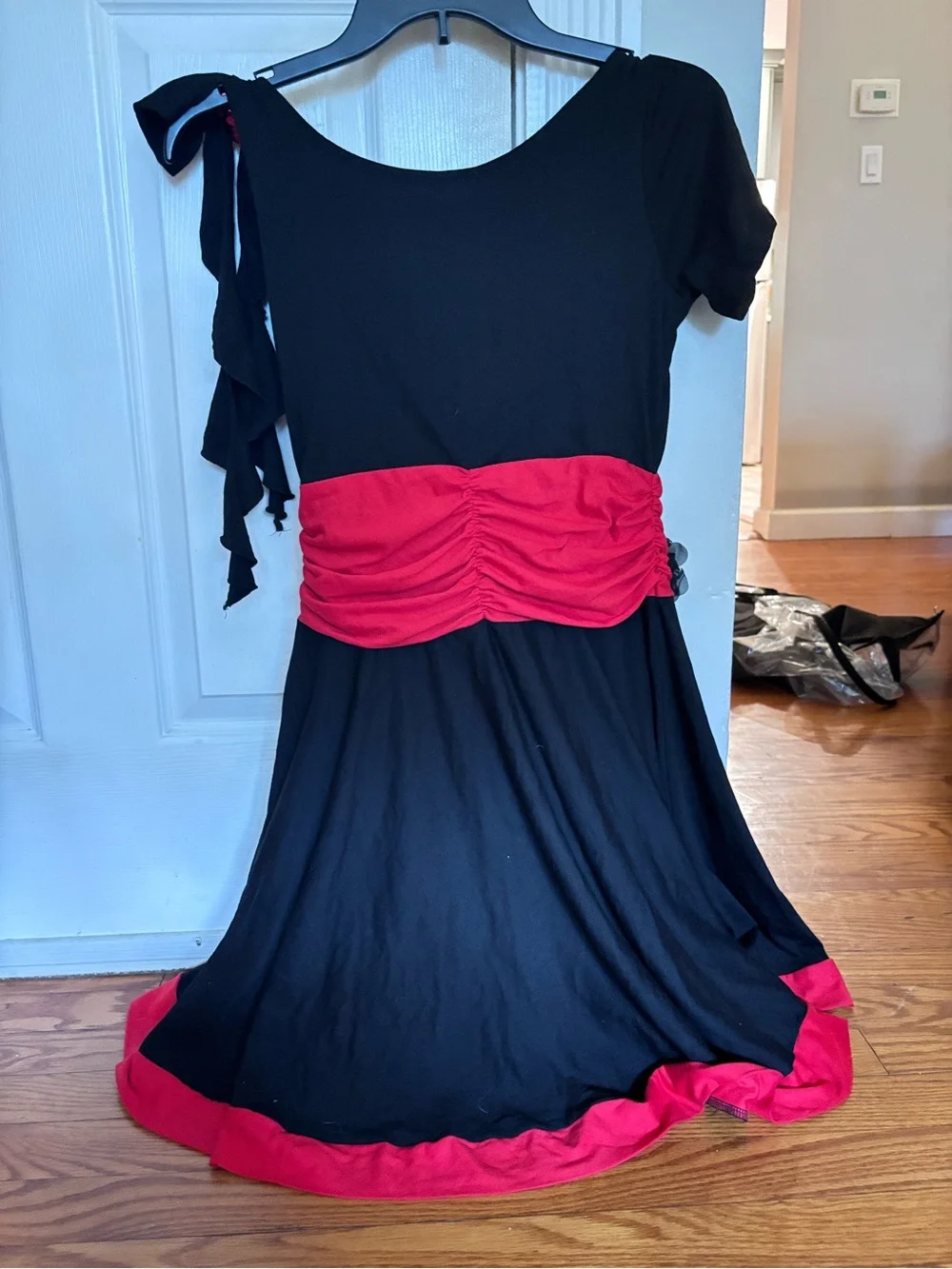 N/A flowy black